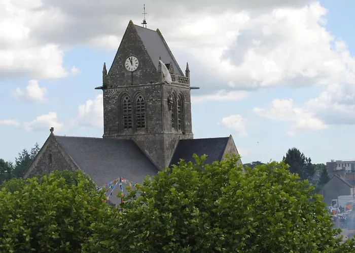 De La Place De L'église Sainte-Mère-Église