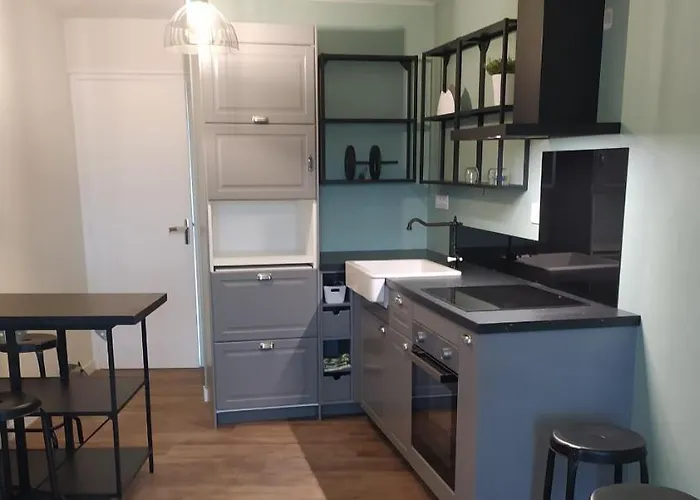 De La Place De L'eglise Daire Sainte-Mère-Église